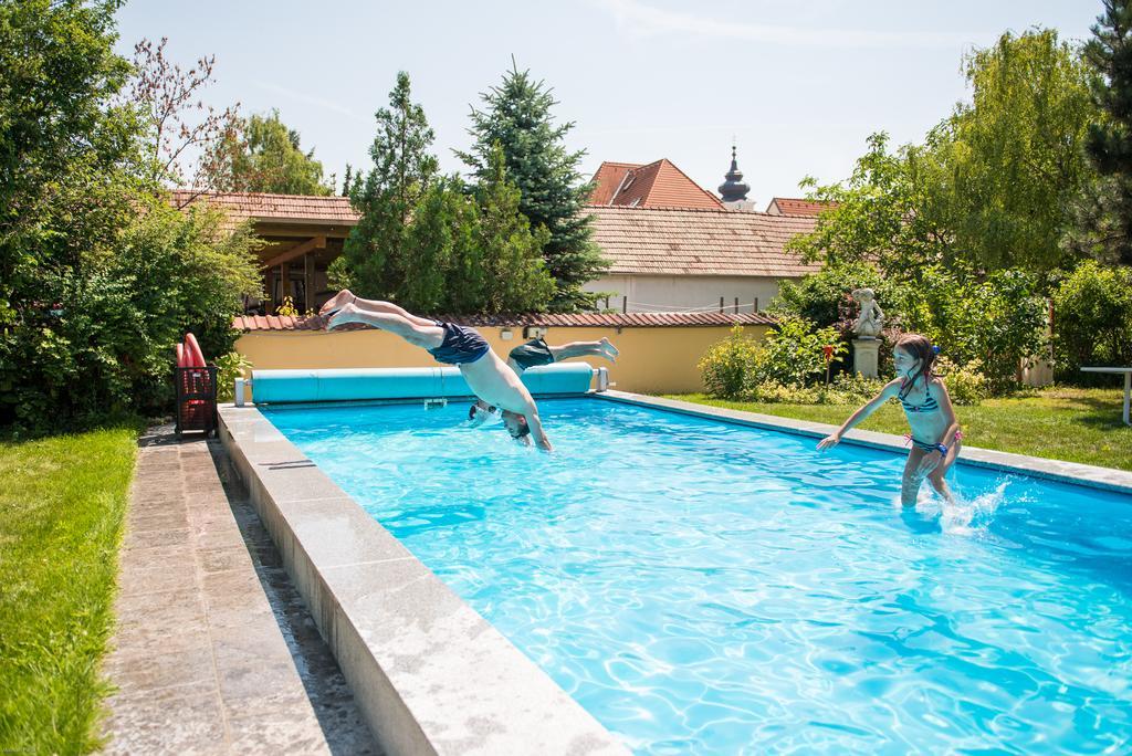 Winzerhof Familie Bogner Apartment Rohrendorf bei Krems ภายนอก รูปภาพ
